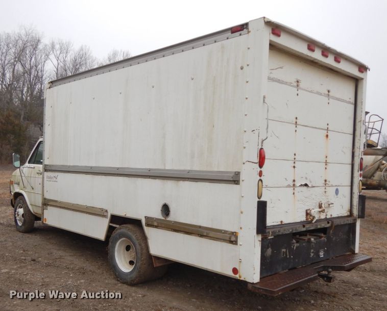 image for item HP9101 1993 GMC Vandura G3500  box truck