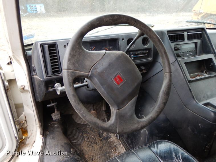 image for item HP9101 1993 GMC Vandura G3500  box truck
