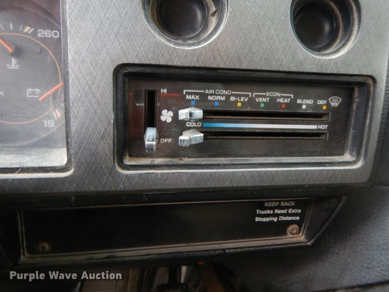 image for item HP9101 1993 GMC Vandura G3500  box truck