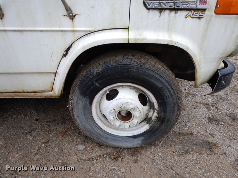 image for item HP9101 1993 GMC Vandura G3500  box truck