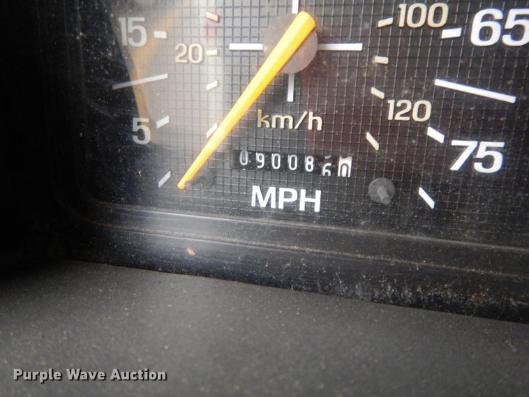 image for item HP9102 1989 Ford F700  fuel truck