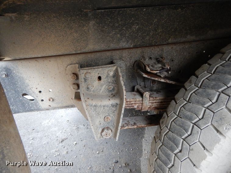 image for item HP9102 1989 Ford F700  fuel truck