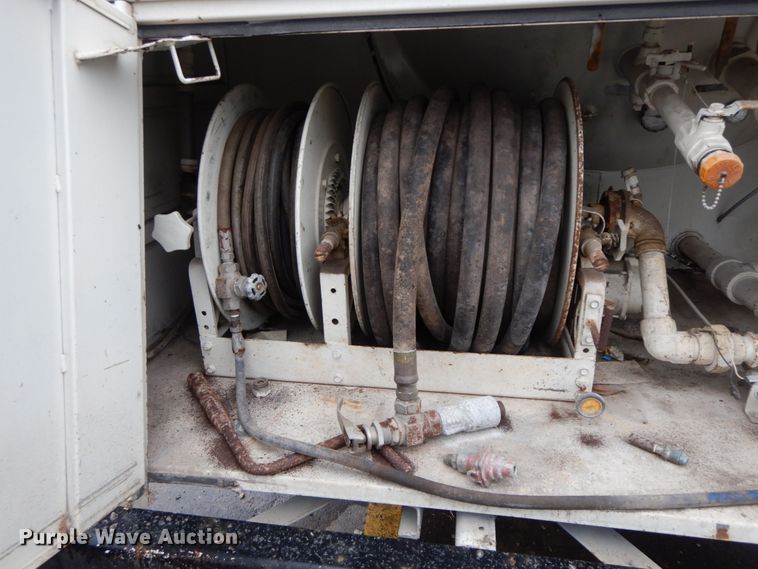 image for item HP9102 1989 Ford F700  fuel truck