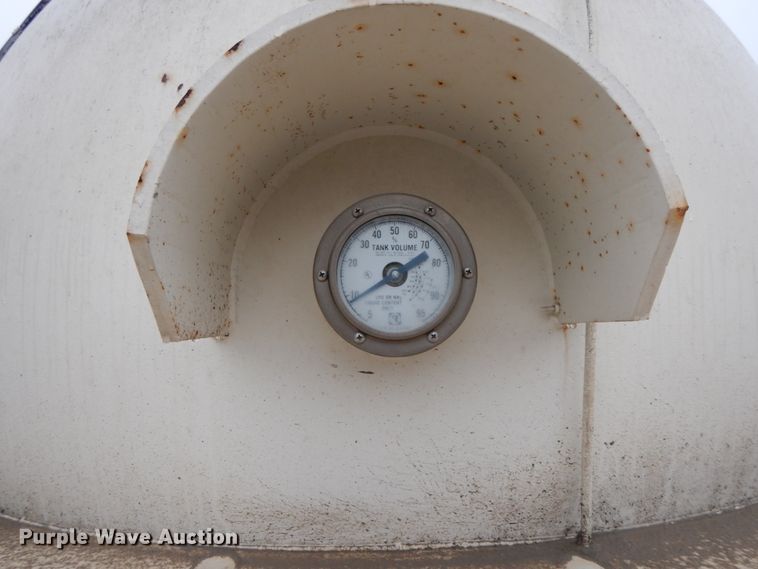 image for item HP9102 1989 Ford F700  fuel truck