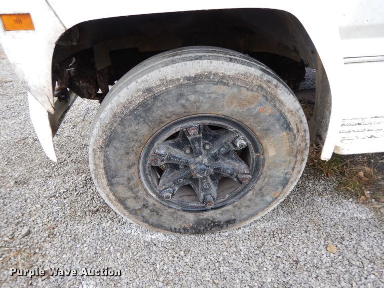 image for item HP9102 1989 Ford F700  fuel truck