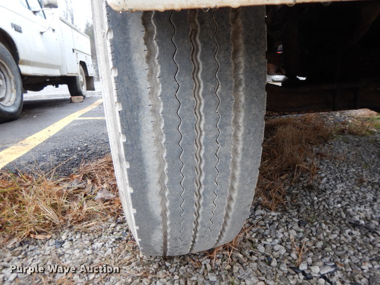 image for item HP9102 1989 Ford F700  fuel truck