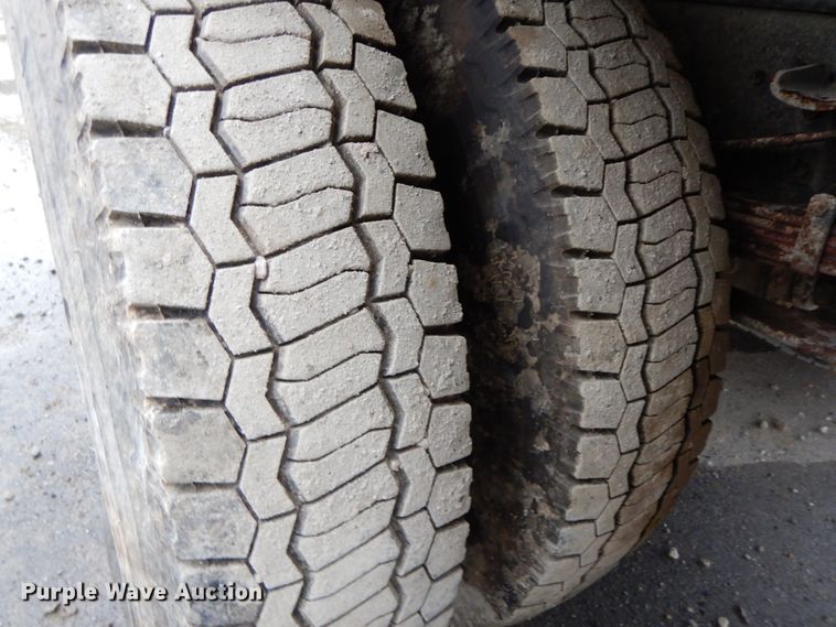 image for item HP9102 1989 Ford F700  fuel truck