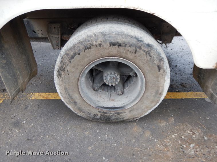 image for item HP9102 1989 Ford F700  fuel truck