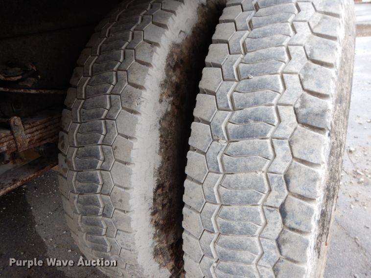 image for item HP9102 1989 Ford F700  fuel truck