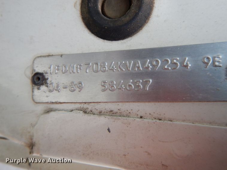 image for item HP9102 1989 Ford F700  fuel truck