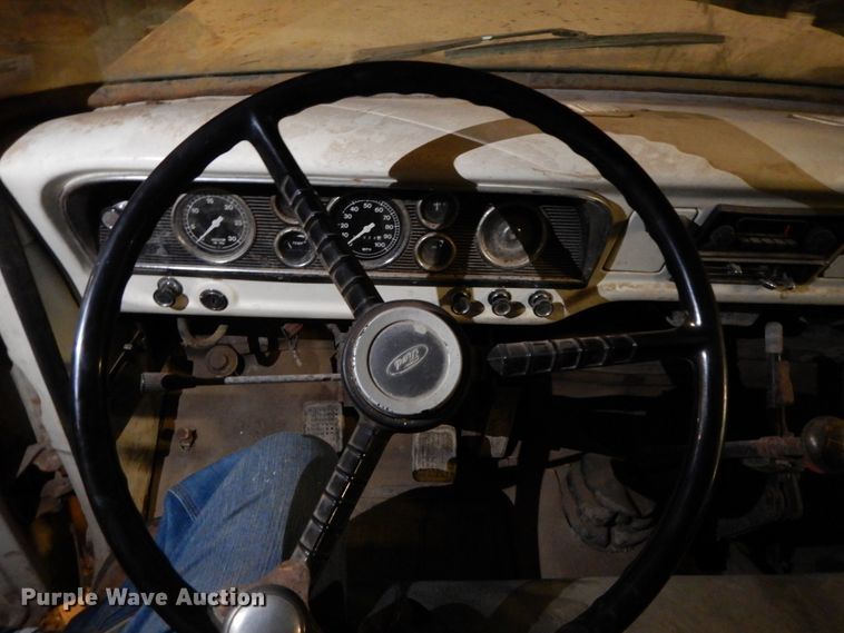 image for item HP9103 1975 Ford F700  dump flatbed truck