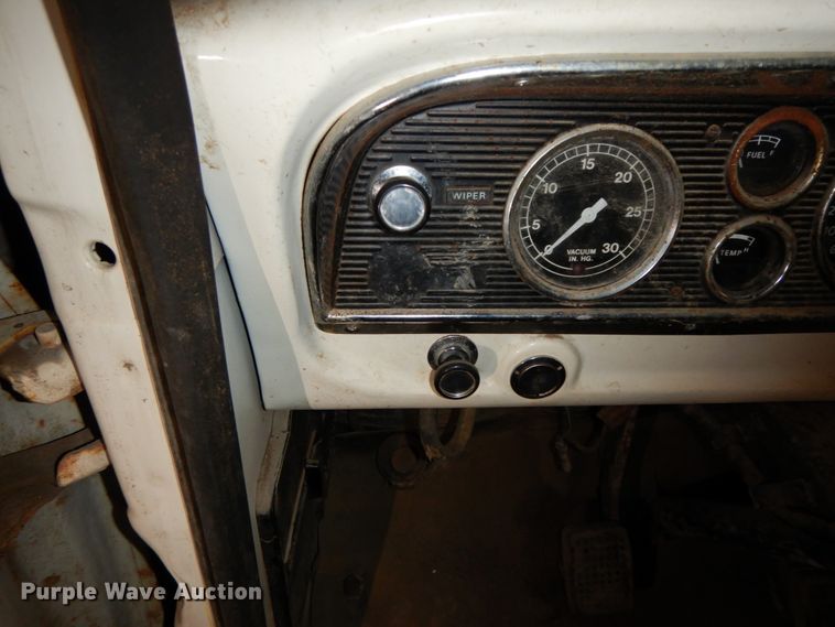 image for item HP9103 1975 Ford F700  dump flatbed truck