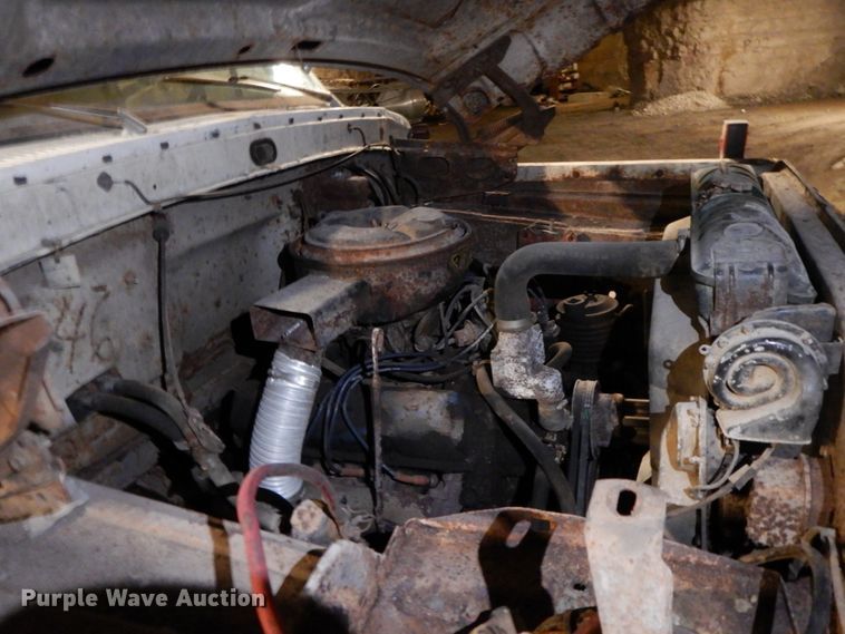 image for item HP9103 1975 Ford F700  dump flatbed truck