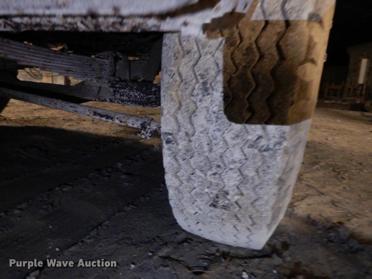 image for item HP9103 1975 Ford F700  dump flatbed truck