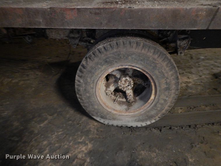 image for item HP9103 1975 Ford F700  dump flatbed truck