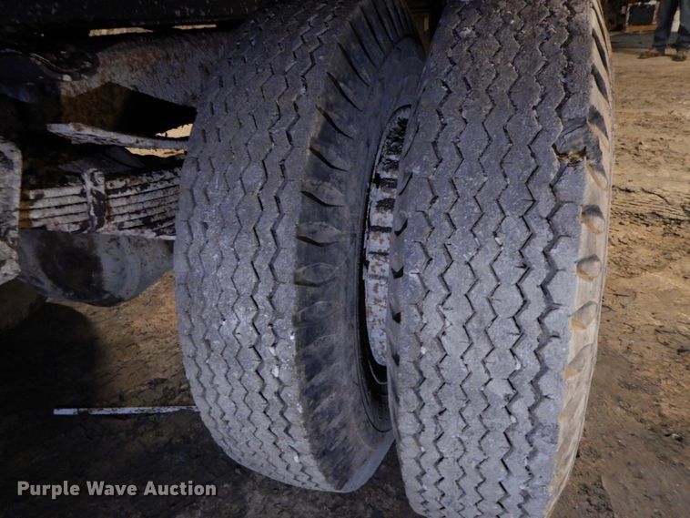 image for item HP9103 1975 Ford F700  dump flatbed truck