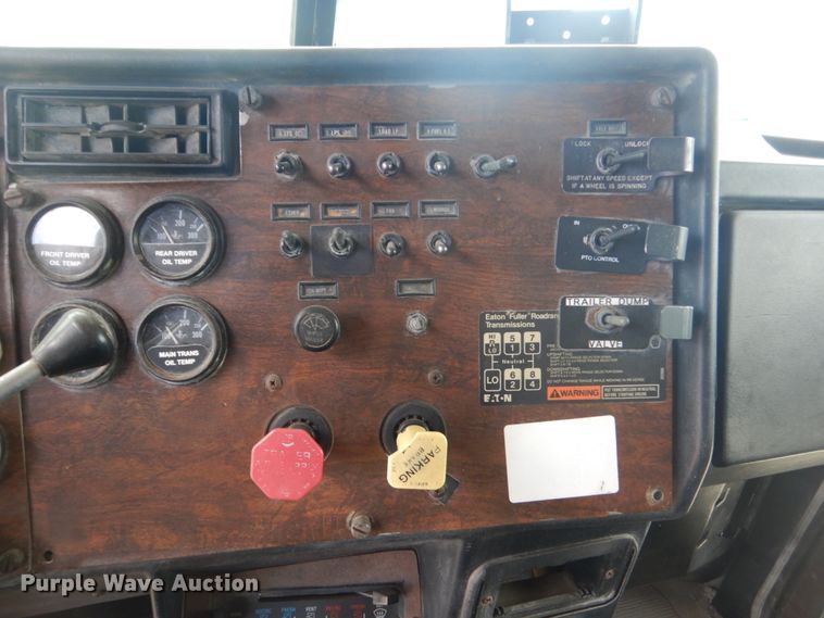 image for item HP9765 1991 Peterbilt 379  dump truck