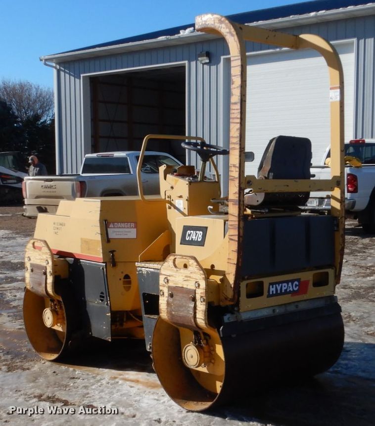 image for item HU9788 1998 Hypac C747B  vibratory double drum roller