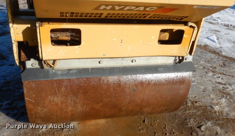 image for item HU9788 1998 Hypac C747B  vibratory double drum roller