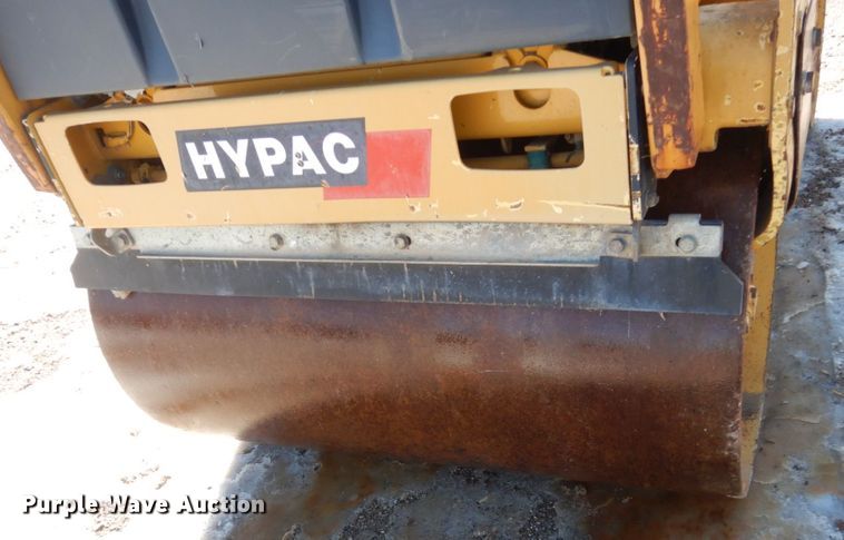 image for item HU9788 1998 Hypac C747B  vibratory double drum roller