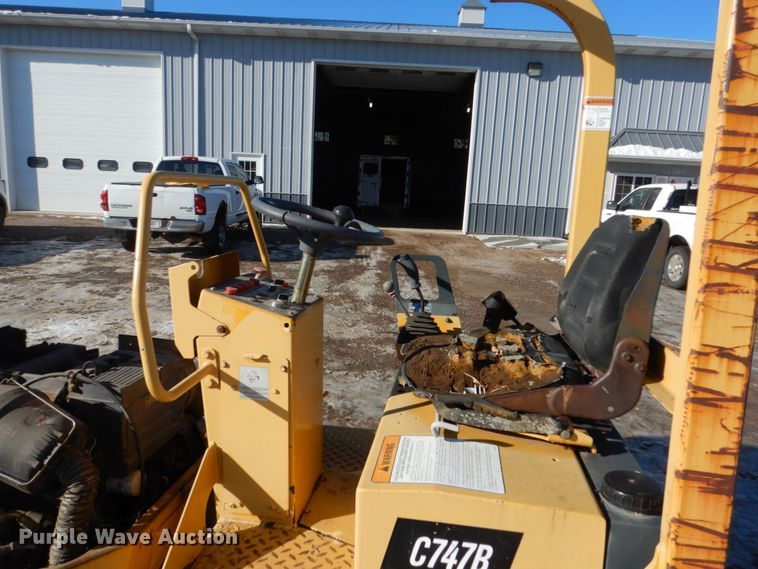 image for item HU9788 1998 Hypac C747B  vibratory double drum roller