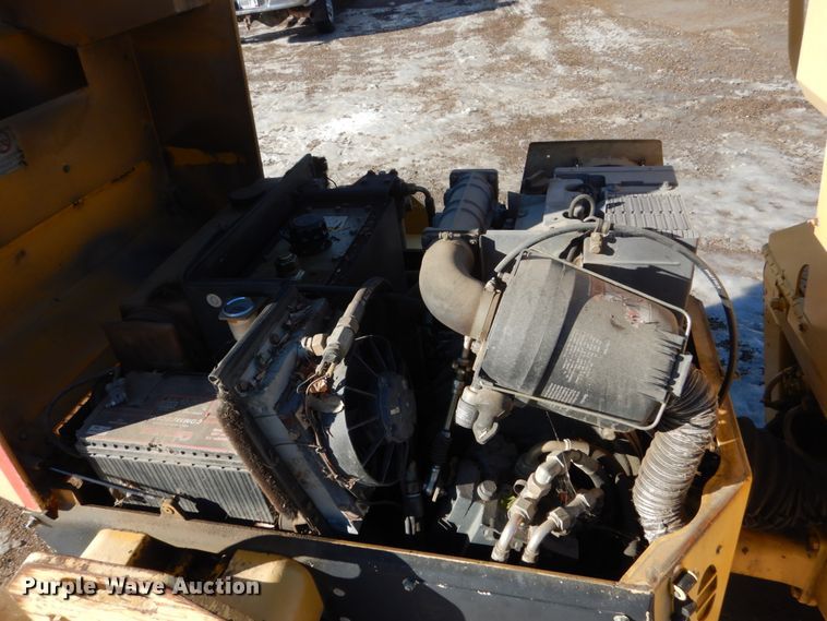 image for item HU9788 1998 Hypac C747B  vibratory double drum roller