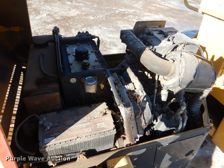 image for item HU9788 1998 Hypac C747B  vibratory double drum roller