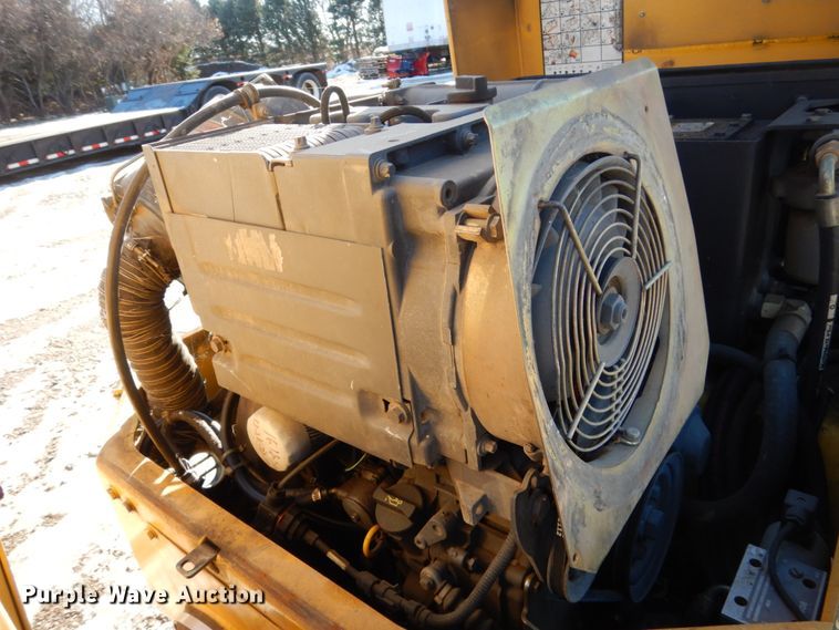 image for item HU9788 1998 Hypac C747B  vibratory double drum roller