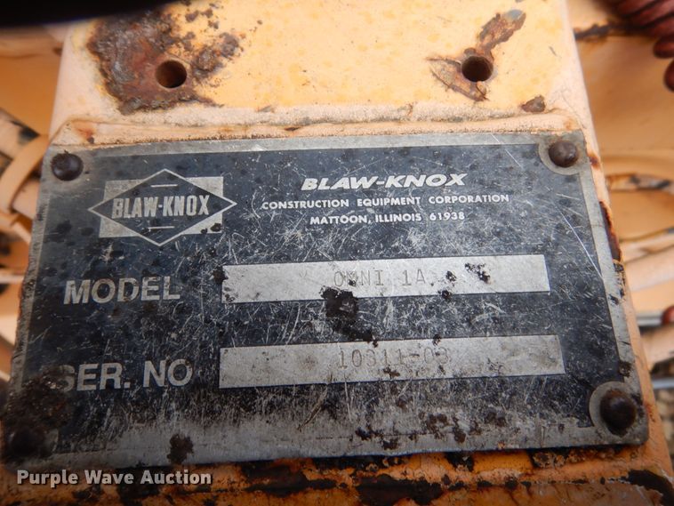 image for item HU9822 1996 Blaw Knox PF-410  paver