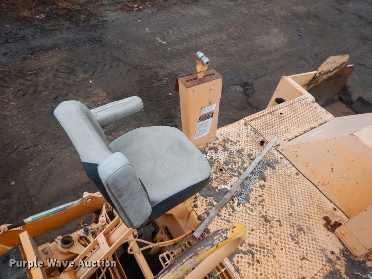 image for item HU9822 1996 Blaw Knox PF-410  paver