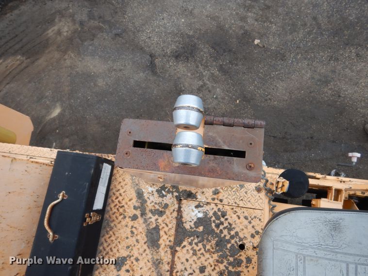 image for item HU9822 1996 Blaw Knox PF-410  paver