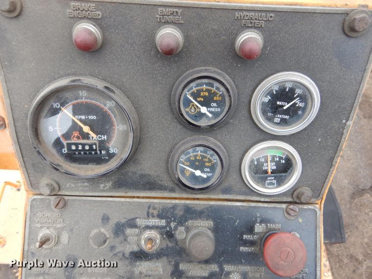 image for item HU9822 1996 Blaw Knox PF-410  paver