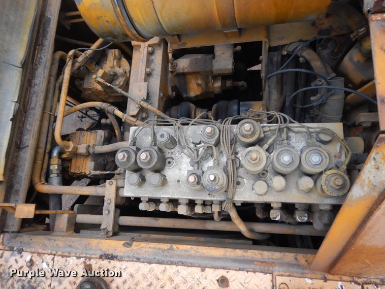 image for item HU9822 1996 Blaw Knox PF-410  paver