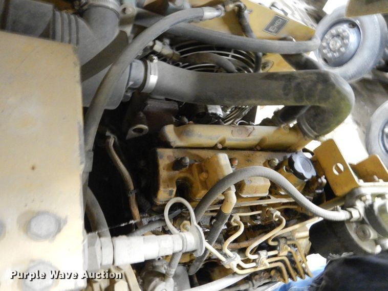 image for item HU9823 2000 Caterpillar CB-334D  vibratory double drum roller