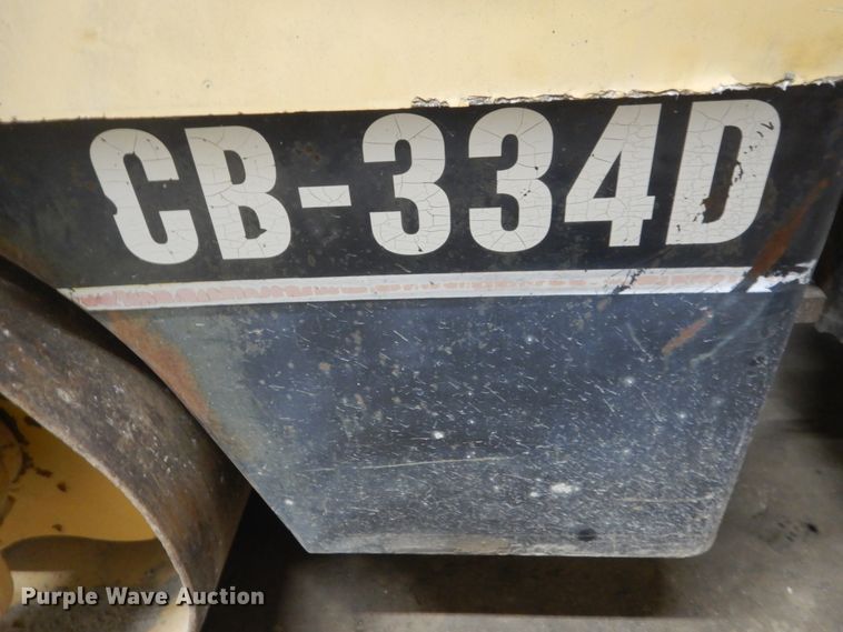 image for item HU9823 2000 Caterpillar CB-334D  vibratory double drum roller