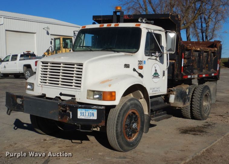 image for item HU9830 1994 International 4900  dump truck