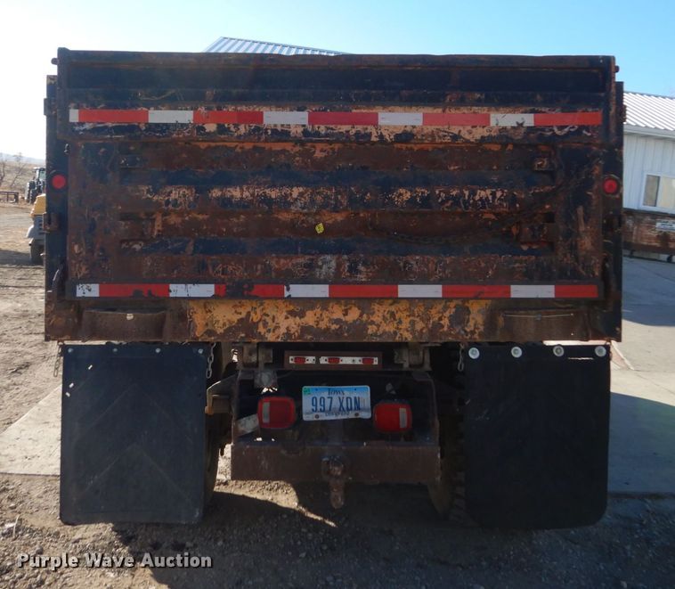 image for item HU9830 1994 International 4900  dump truck