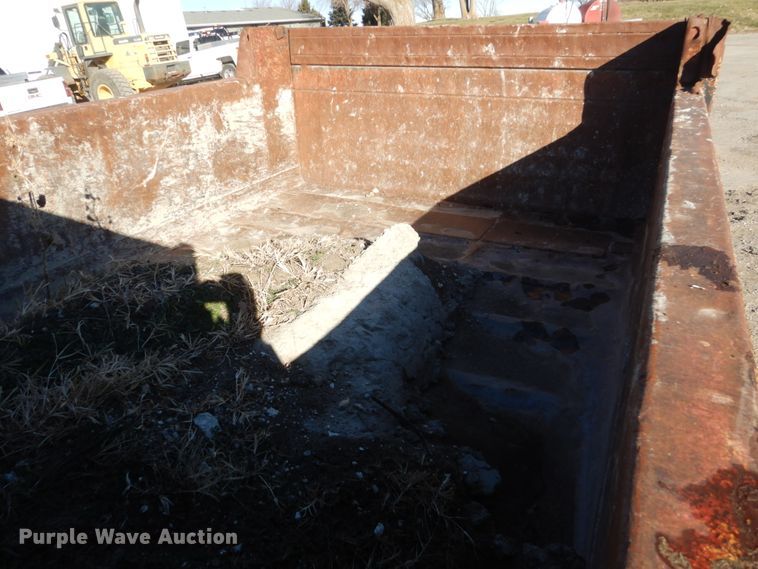 image for item HU9830 1994 International 4900  dump truck