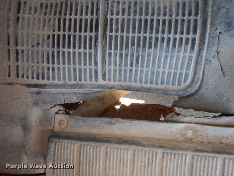 image for item HU9830 1994 International 4900  dump truck