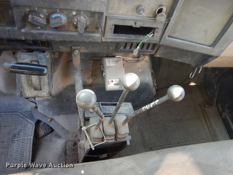 image for item HU9830 1994 International 4900  dump truck