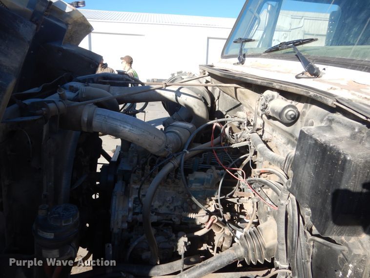 image for item HU9830 1994 International 4900  dump truck