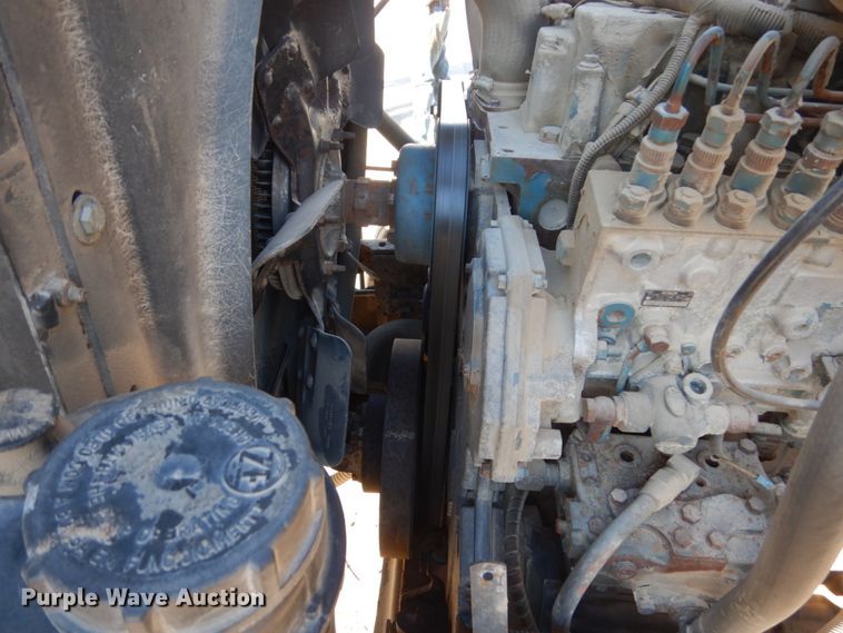 image for item HU9830 1994 International 4900  dump truck