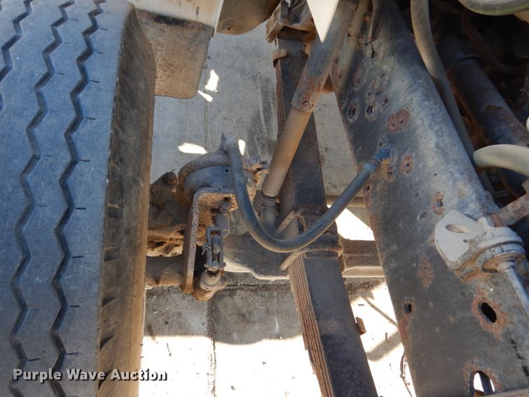 image for item HU9830 1994 International 4900  dump truck