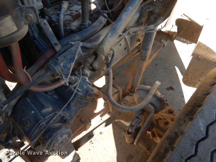 image for item HU9830 1994 International 4900  dump truck