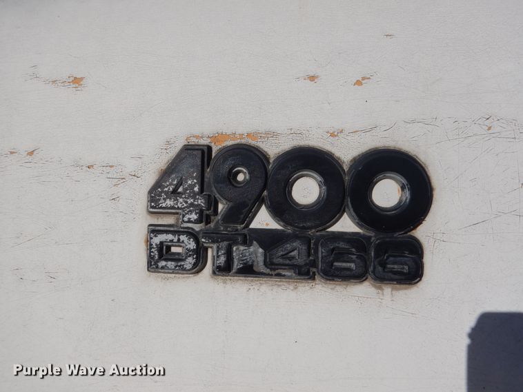 image for item HU9830 1994 International 4900  dump truck