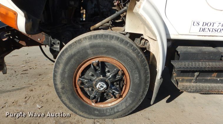 image for item HU9830 1994 International 4900  dump truck