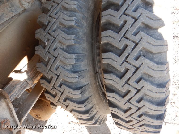 image for item HU9830 1994 International 4900  dump truck