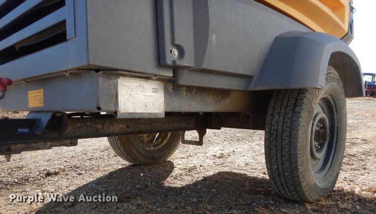 image for item HU9832 Atlas Copco XAS185JD  air compressor