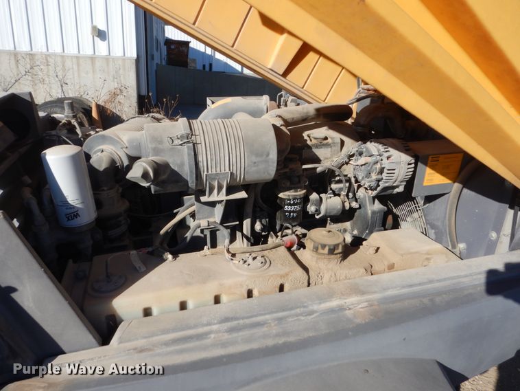 image for item HU9832 Atlas Copco XAS185JD  air compressor