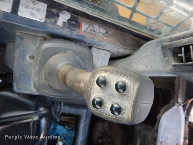 image for item HU9856 2012 John Deere 326D  skid steer loader